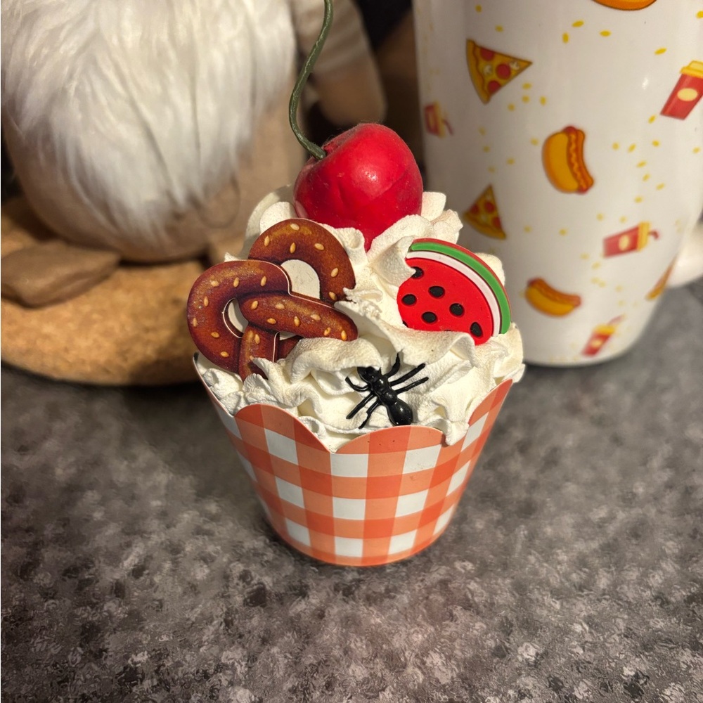Faux Picnic Cupcake Dessert for Tier Tray